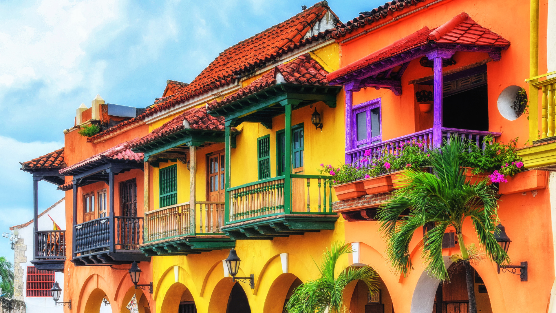 Colourful colonial buildings in Colombia — AMA Waterways Magdalena river cruise