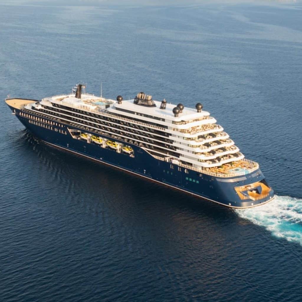 Ritz-Carlton Yacht Collection Ilma — luxury superyacht at sea, Mediterranean