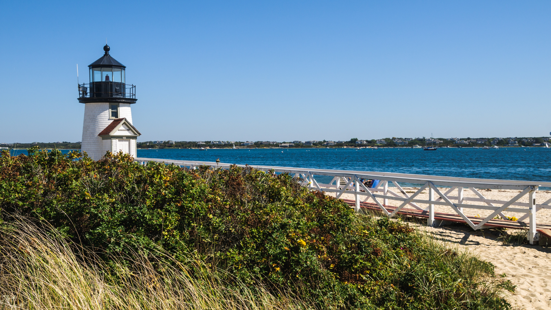 Brant Point Lighthouse Nantucket - Cape Cod luxury travel guide